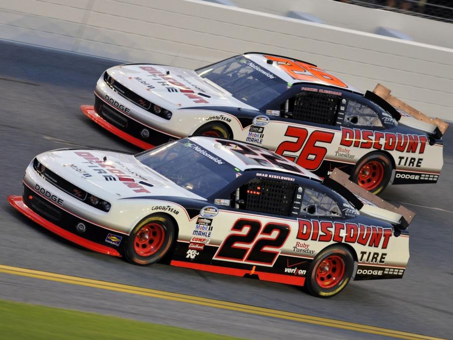  Dodge Challenger R/T NASCAR Nationwide Series Race Car 2010 года  (фото 9 из 12)